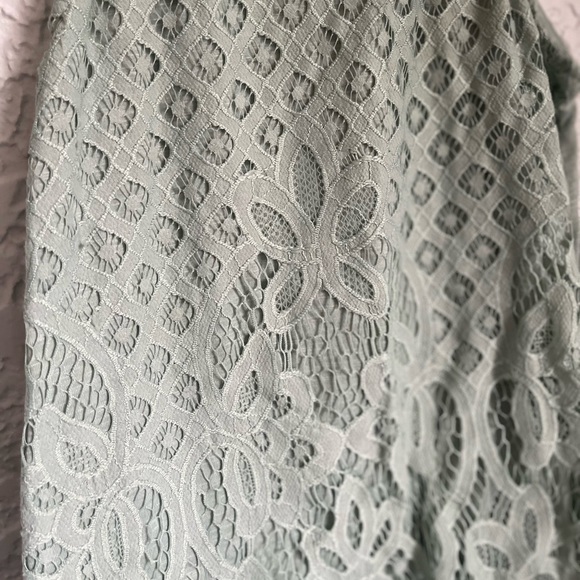 Lace Floral Tanktop - Picture 3 of 4